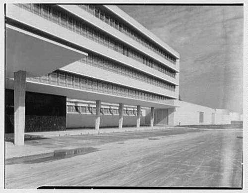 Esso Building, Baton Rouge, Louisiana. LOC gsc.5a19952